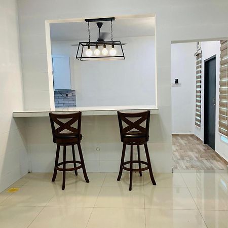 Nazirin Homestay No 27 Tmn Desa Manjung Lumut Ngoại thất bức ảnh