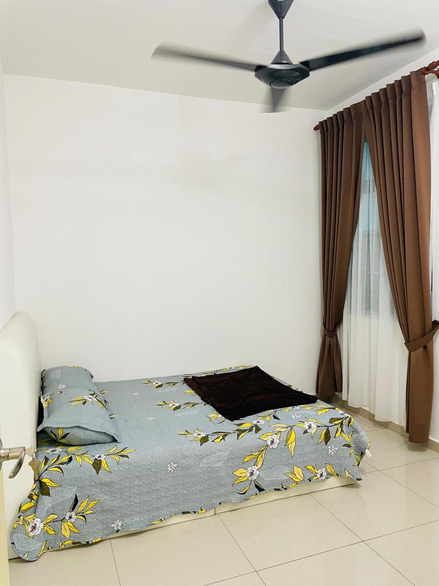 Nazirin Homestay No 27 Tmn Desa Manjung Lumut Ngoại thất bức ảnh