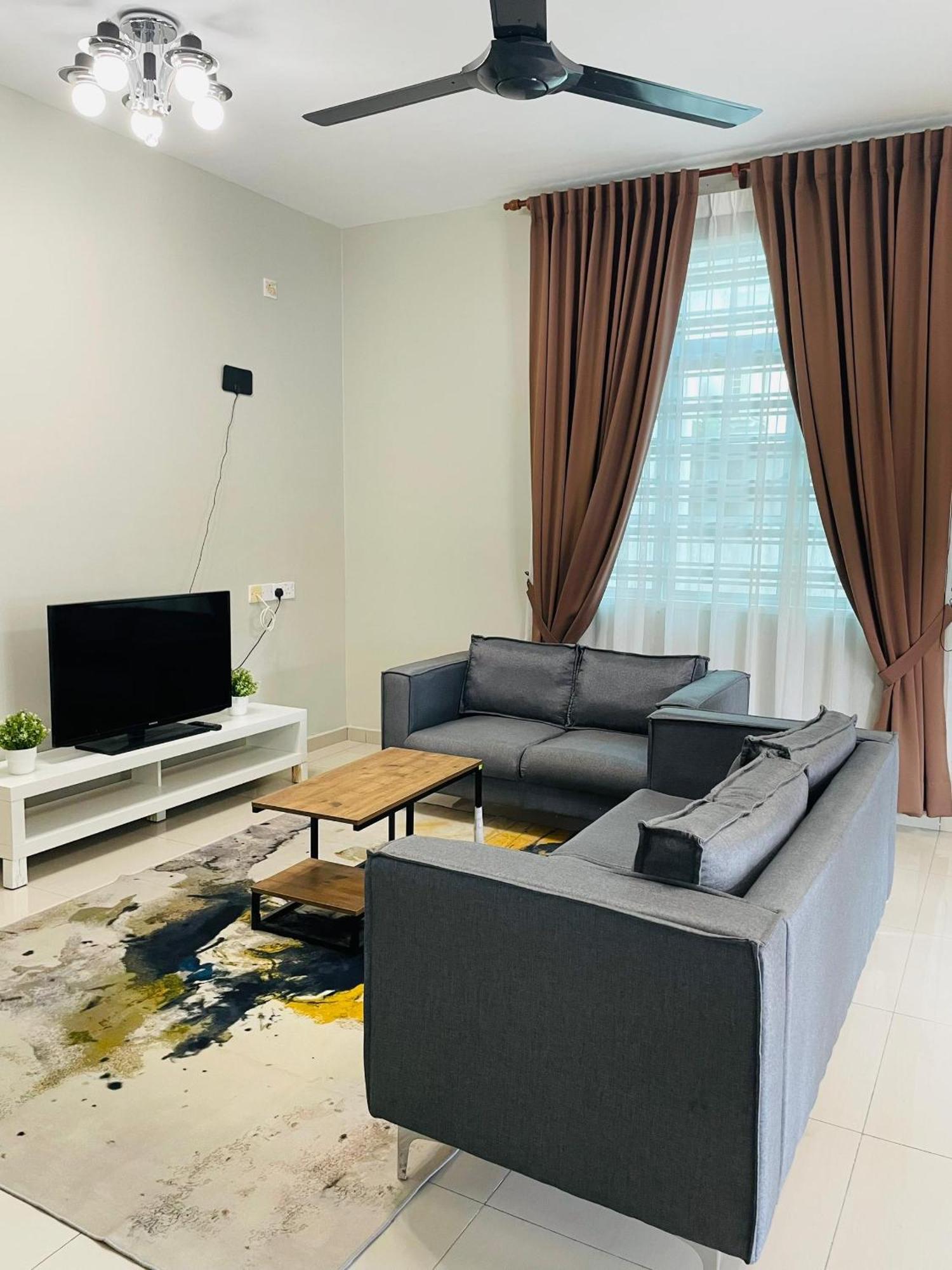 Nazirin Homestay No 27 Tmn Desa Manjung Lumut Ngoại thất bức ảnh